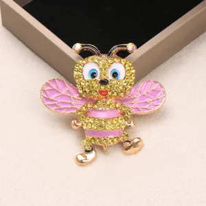 Spilla a forma di ape con ali in smalto rosa e strass gialli luccicanti