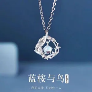 Romantische Halsketting met Blauwe Steen Hanger voor Dames Zinklegering Veer Visstaart Koi Ontwerp Strass Sieraden Cadeau