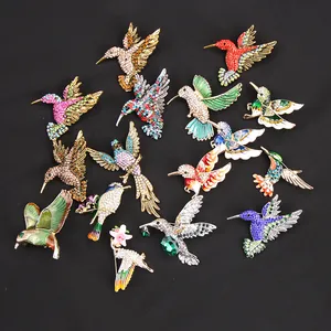 Exquise Legering Kolibri Brosche Met Fonkelende Strasssteentjes Vintage Emaille Vogel Pin Mode Sieraden Voor Dames Banket Feest