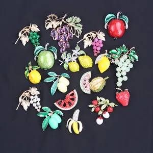 Fashion Fruit Brooch Alloy Enamel Rhinestone Pins Lemon Grape Apple Strawberry Banana Lychee Badge Women Men Clothing Accessory Jewelry