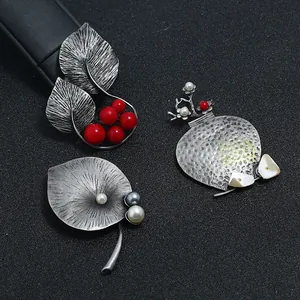 Vintage Etnische Brosje Speld Legering Antiek Tin Zilver Finish Strass Kunstparel Blad Bloem Vorm Voor Mannen Vrouwen Sieraden
