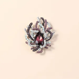 Elegante luxe vintage kristallen broche met grote rode druppelsteen voor damesmode