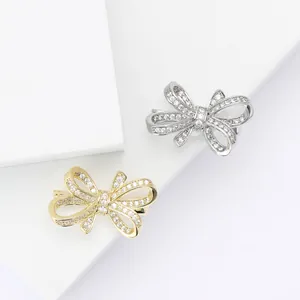 Mode Kupfer Strass Schleife Brosche Für Damen Luxus Mikro-Eingelegt Kleid Schal Pin Dekorativer Party Schmuck Geschenk