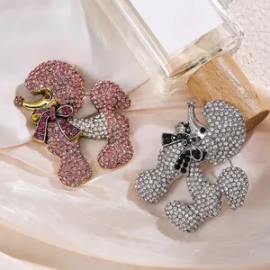 Broche Créative Forme Caniche Animal pour Femmes Alliage Strass Caniche Chien Épingle à Revers Bijoux de Luxe Cadeau Mode