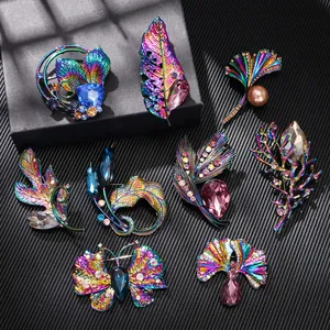 Spilla alla Moda in Lega Galvanica Iridescente a Forma di Foglia Farfalla Fiori per Donna Con Strass e Perla Artificiale Gioielli