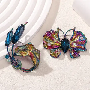 Squisite spille in cristallo a forma di farfalla e foglia placcate arcobaleno per donna