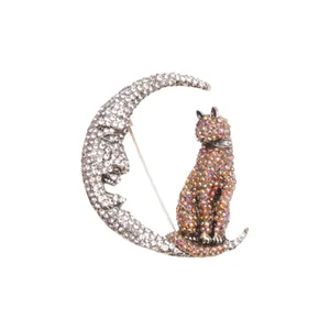Élégante broche lune et chat avec des strass étincelants sur une base en alliage argenté