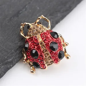 Broche coccinelle scintillante en strass pour accessoires de mode féminine élégante
