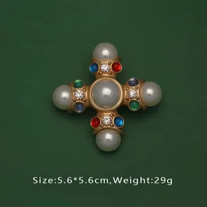 Broche croix vintage baroque avec perles et strass colorés pour femmes