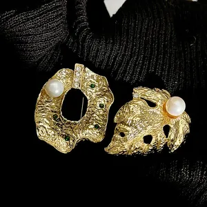 Broche Feuille d'Or Perle Baroque Vintage Rétro Alliage Irrégulier Strass Épingle pour Femmes Style Palais Bijoux de Mode