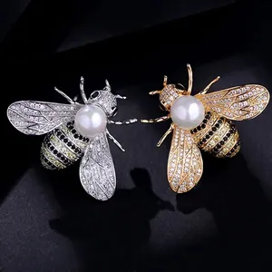 Fashion Bee Brooch For Women High Quality Alloy Rhinestone Artificial Pearl Insect Brooch Pins Elegant Animal Brooch Gift