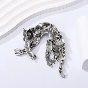 Spilla leopardo vintage in argento da uomo, vista posteriore con chiusura a spillo.