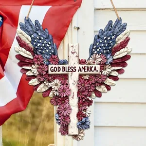 Décoration murale en bois croix patriotique avec ailes de drapeau américain