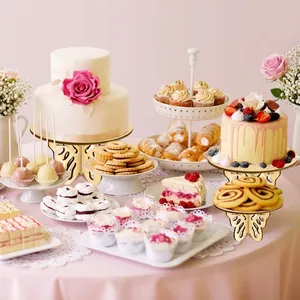 Eleganti alzate dorate a farfalla per dolci e torte per feste di compleanno