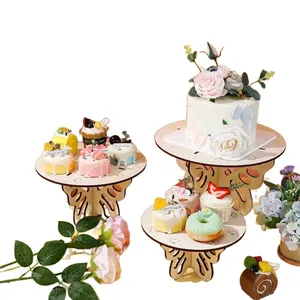 Alzata per torte a forma di farfalla in legno per esposizioni eleganti di dessert