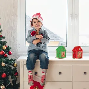 Ensemble de maisons de pain d'épices de Noël en bois, décoration de table rouge et verte