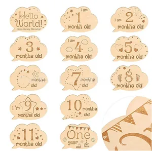 Tarjetas de hitos mensuales para bebés en madera con forma de nube para fotografía