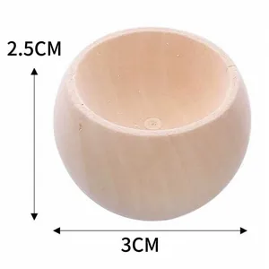 Dettaglio del diffusore in legno naturale con dimensioni di 2,5 cm di altezza e 3 cm di larghezza