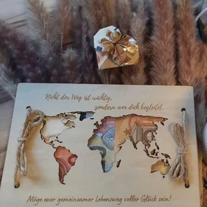 Creative wooden world map money gift holder board with a unique German blessing