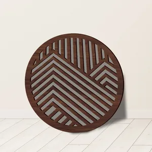Detalle de arte de pared de madera redonda hueca 3D con diseño de montaña geométrica