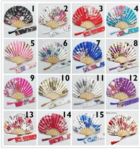 Detailed overview of 15 elegant floral folding fans with matching fabric sleeves