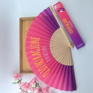 Abanico plegable español de madera con tela degradada rosa y violeta