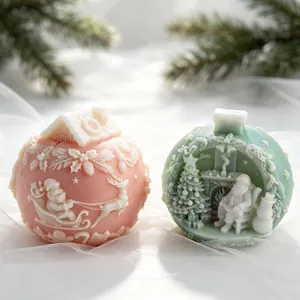 Relieve 3D detallado de Papá Noel en velas esféricas rosas y verdes para decorar