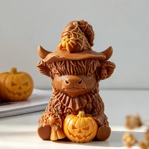 Detaillierte Nahaufnahme einer Halloween-Hochlandkuh-Silikonform für die Kerzenherstellung