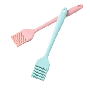 Food-grade silicone oil brushes for BBQ and baking, heat-resistant and easy to clean.