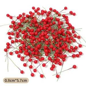 Nahaufnahme von 0,8 cm kleinen künstlichen roten Beeren für die Weihnachtsdekoration