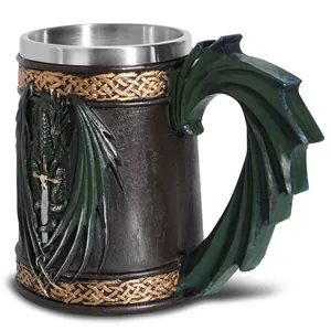 Jarra de Cerveza Medieval de Dragón y Espada Revestimiento de Acero Inoxidable Resina Fantasía Vikingo Estilo Celta Gótico Regalo Decoración Bar