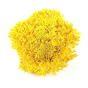 Makroaufnahme von gelben 1mm Perl-Blütenstempeln für die Gestaltung künstlicher Blumen.
