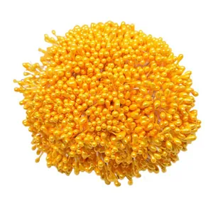 Nahaufnahme von 3 mm hellgelben perligen Gips-Staubblättern für künstliche Blumen-DIY