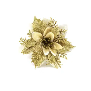 Detailansicht einer künstlichen goldfarbenen Glitzer-Weihnachtssternblume für Deko