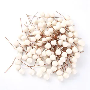 Künstliche weiße Beeren mit braunen Drahtstielen für DIY Weihnachts Hochzeitsdeko.