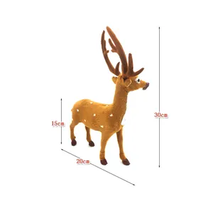 Detailansicht der Rentier-Weihnachtsdekoration mit Maßen von 30 cm Höhe und 20 cm Körperlänge