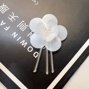 Λευκό λουλούδι με παγιέτες DIY γούρια για παπούτσια χειροποίητα αξεσουάρ με χάντρες