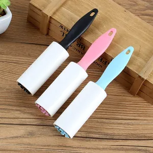 Rouleau anti-peluches portable pour vêtements, mini brosse autocollante avec feuilles pour poils.