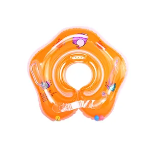 Detail van een oranje stervormige opblaasbare baby nekring met veiligheidsgespen