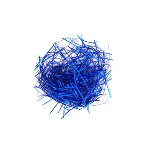 Dettaglio di riempimento per scatole regalo in carta sfrangiata blu metallizzato
