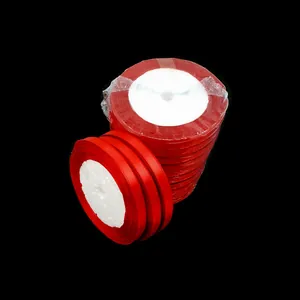 Rotoli di nastro di seta satinata rossa per confezioni regalo di nozze e decorazioni fai-da-te