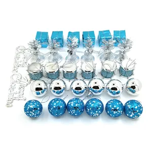 Coffret complet de 32 décorations de Noël bleu et argent avec boules et cloches