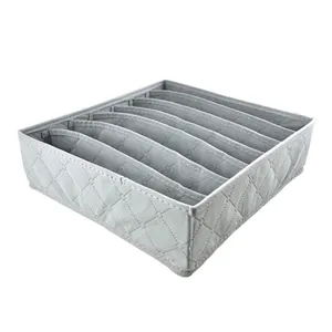Détail de boîte de rangement de sous-vêtements en tissu, tiroir organisateur pour chaussettes.