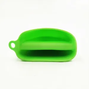 Green silicone pinch mitt heat resistant pot holder for kitchen baking microwave oven use