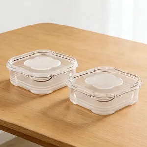 Transparenter quadratischer Aufbewahrungsbox Detailausschnitt für Frische und Kühlschrankordnung.