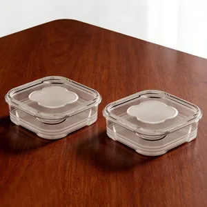 Klare Kunststoff-Lebensmittelaufbewahrungsbox mit Deckel, ideal für Kühlschrank und Küche.