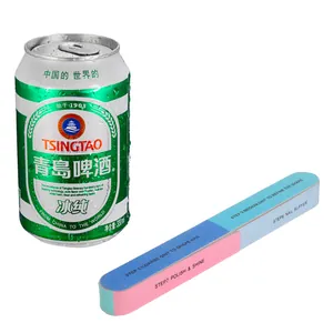 Lime à ongles multi-faces et bloc polisseur pour une manucure professionnelle parfaite.
