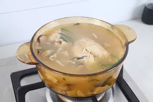 Marmite transparente en verre résistant à la chaleur pour cuisson sur la cuisinière