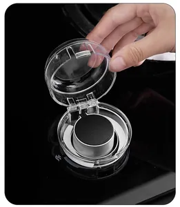 Detail du couvercle de protection en plastique transparent pour bouton de cuisiniere a gaz pratique.