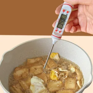 Digitales Bratthermometer mit Edelstahlsonde und klarem LCD-Bildschirm für die Küche.